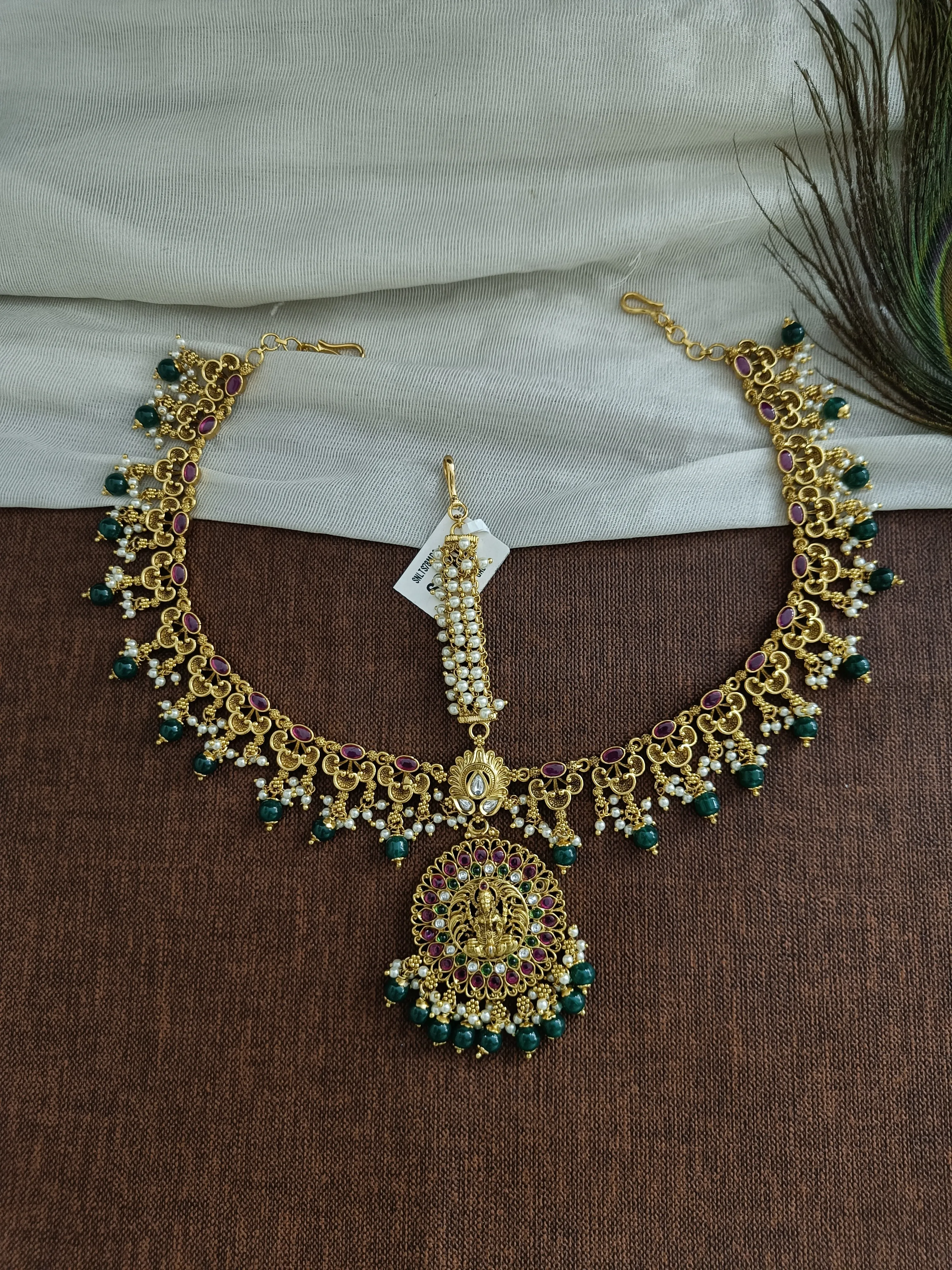 Antique Tikka Set in Ruby and Green Color