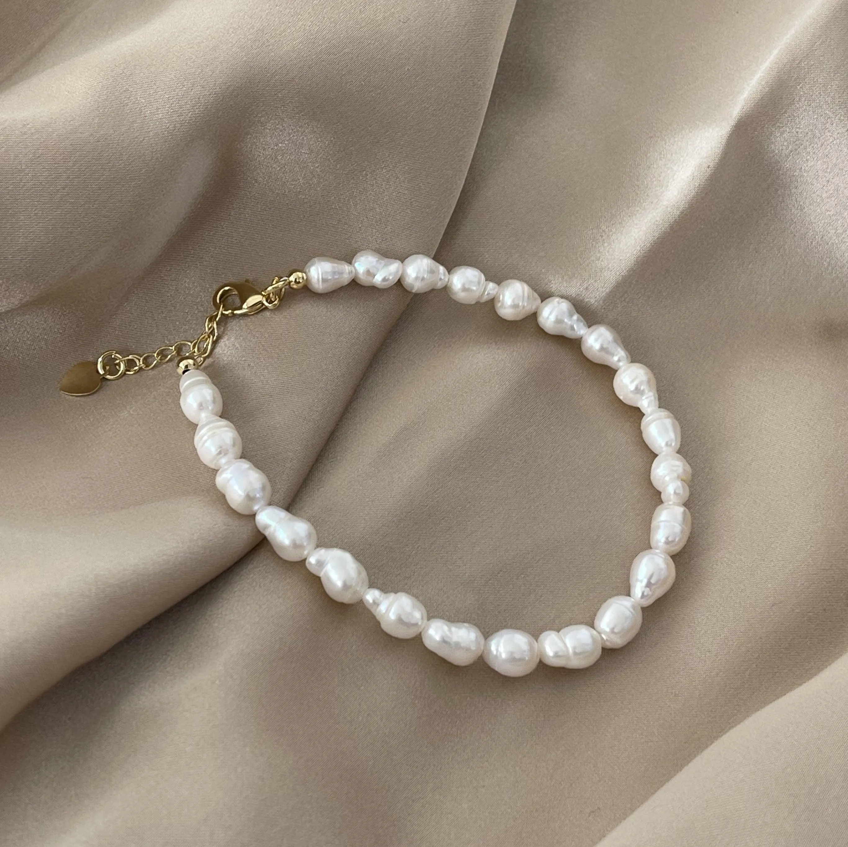 Freshwater Pearl with Gold Clasp