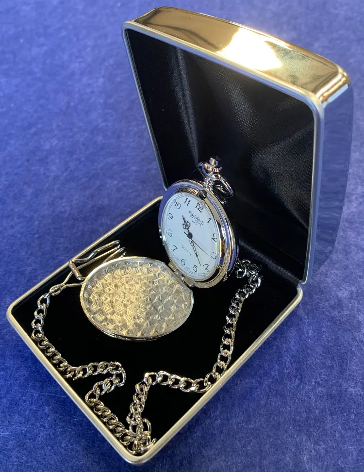 Gents Fashion Plain Quartz Gilt Pocket Watch - Free Personalised Engraving