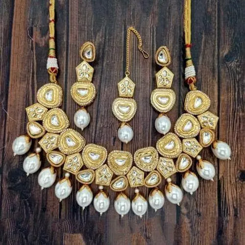 Heart Shape Kundan Ad Necklace And Earring Set