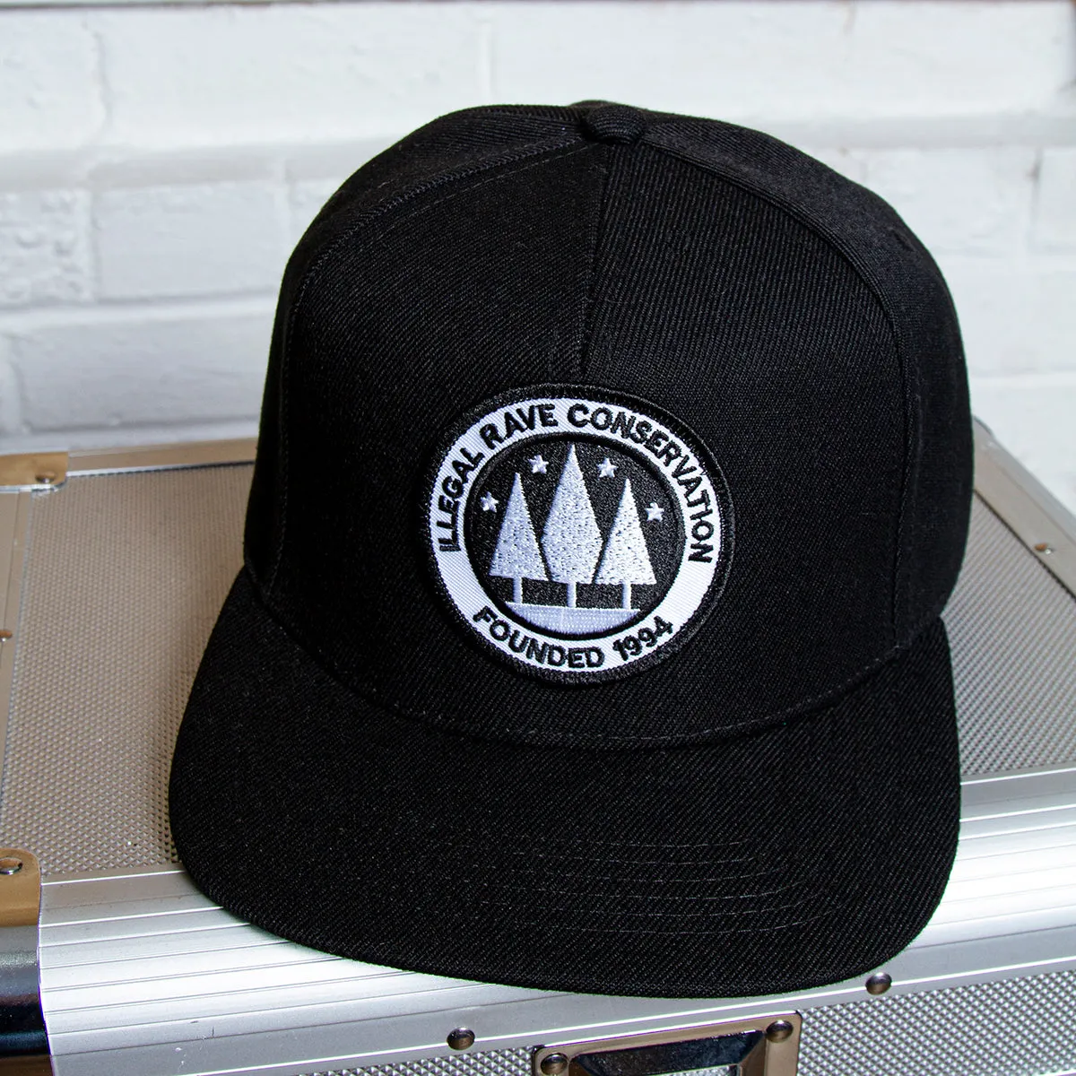 Illegal Rave - Snapback - Black