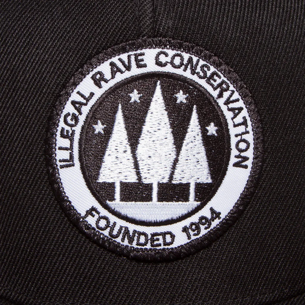 Illegal Rave - Snapback - Black