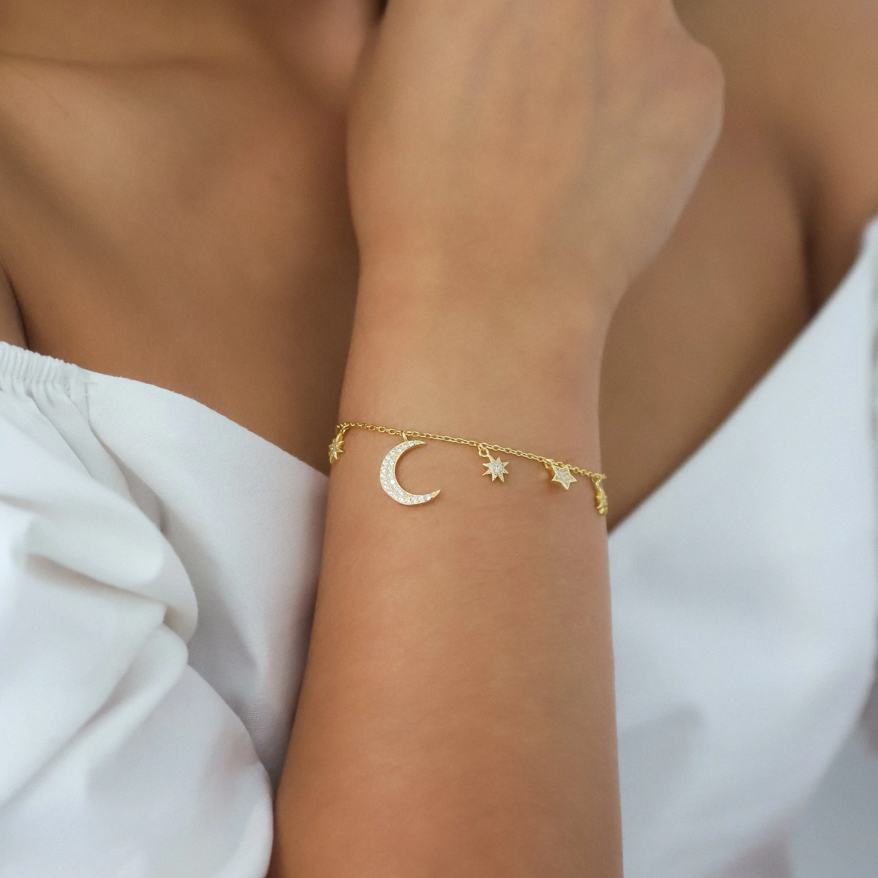 Vega Moon & Star Charm Bracelet | 18k Gold Plated