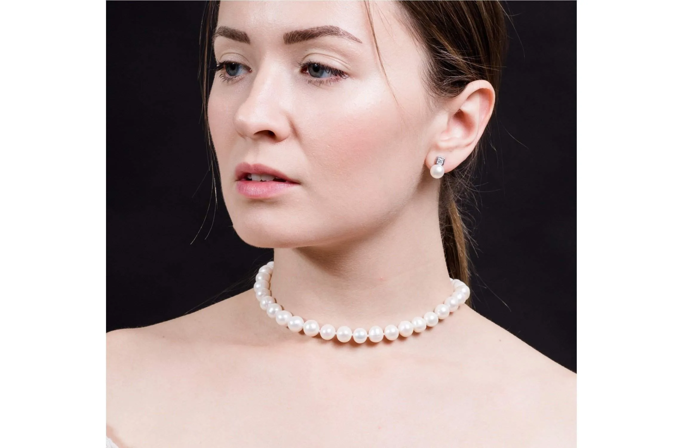 White Off-Round Freshwater Pearl Choker 9-10mm