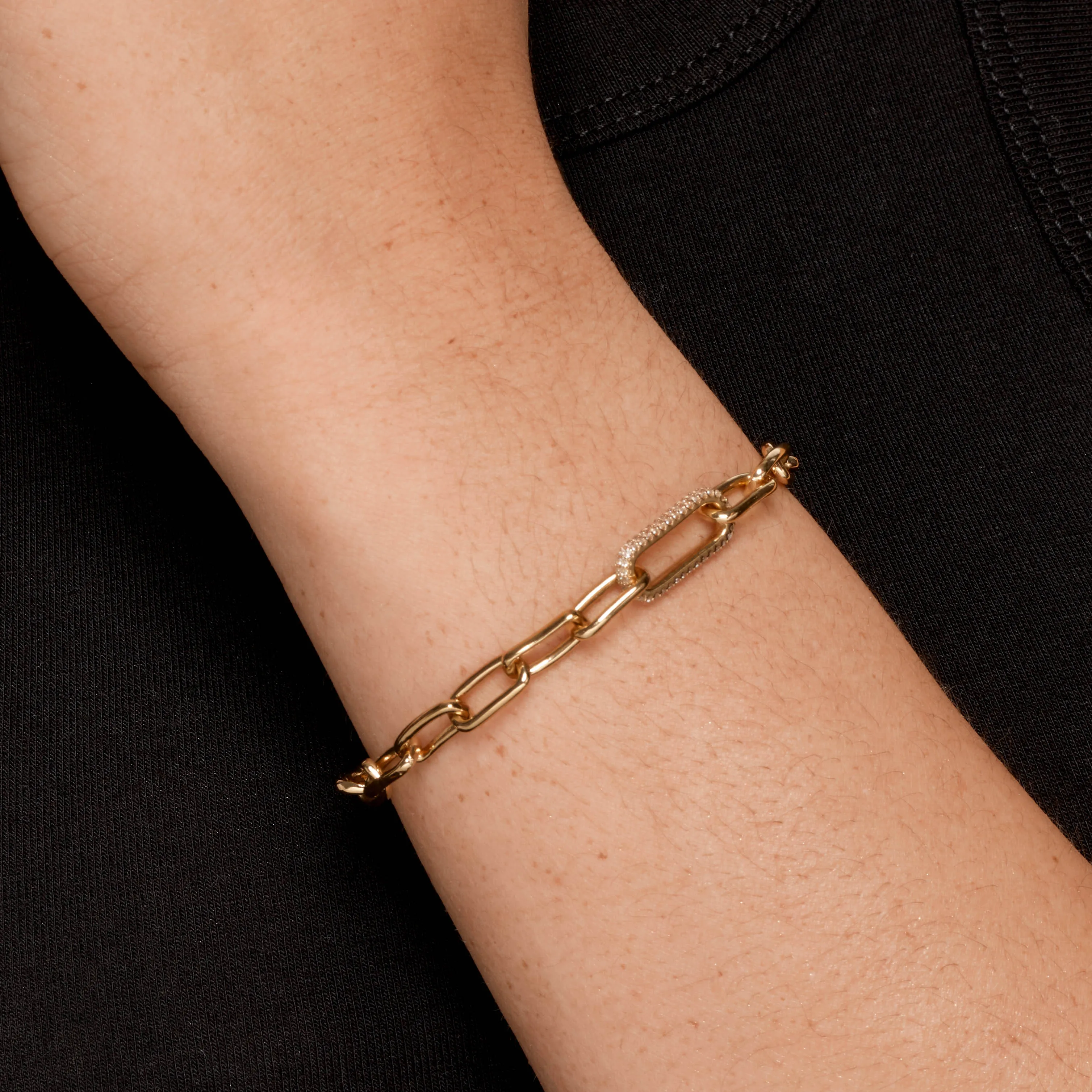 White Zircon Pave Link Paperclip Chain Bracelet in Gold