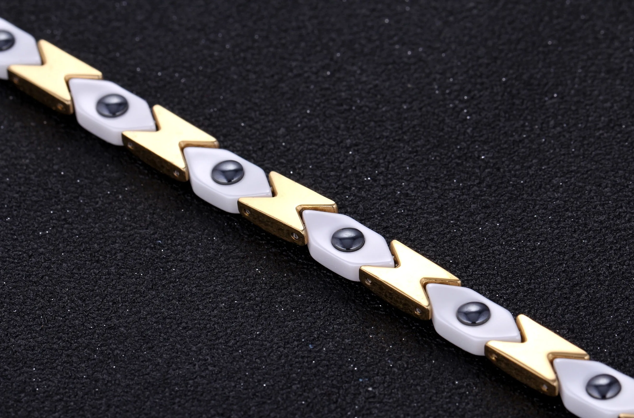 Women's Fashion Gold Bracelet